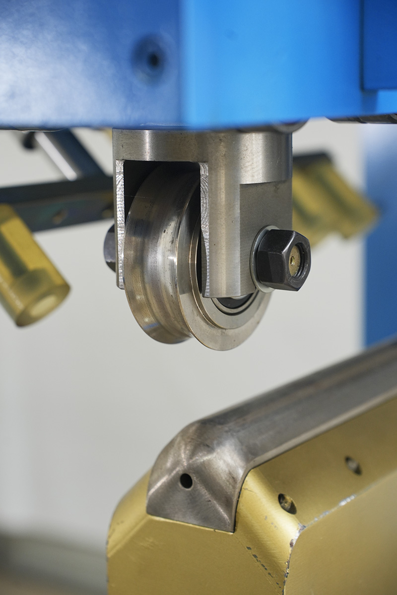 滚压式压缝专机